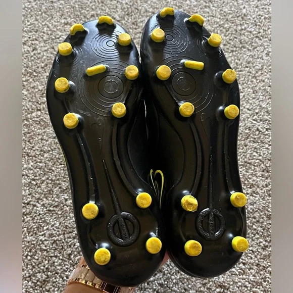 Nike Size 5Y Kids Black + Yellow Soccer Cleats Sneakers - Picture 3 of 4